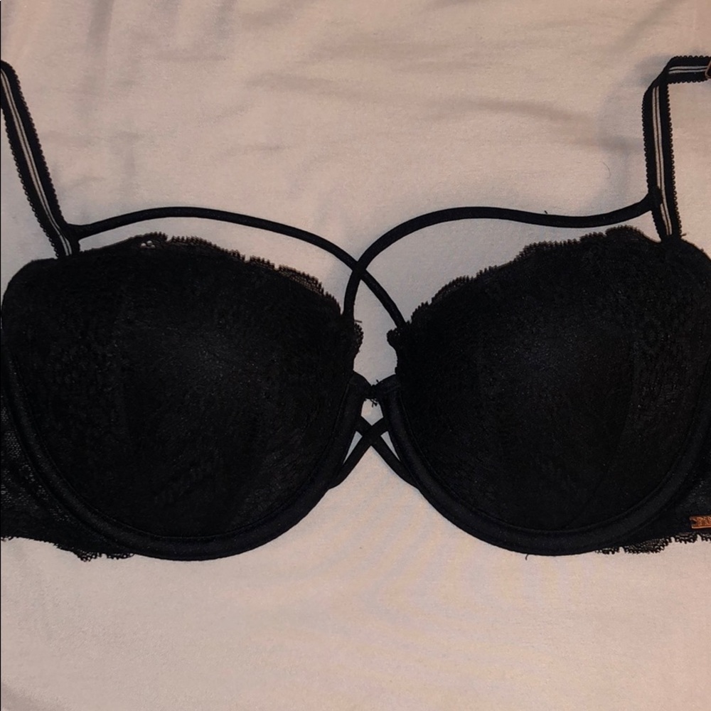 Strappy lace VSpink bra